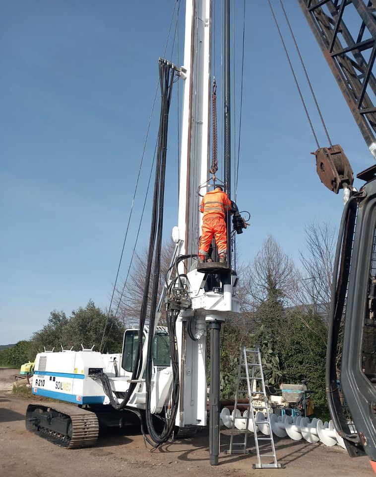 Soilmec R-210 - Сваебойная установка: фото 4 Soilmec R-210 - Сваебойная установка: фото 4