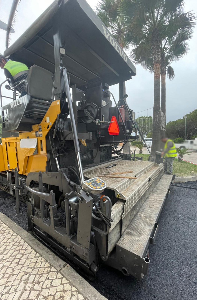 Volvo ABG 8820B - Асфальтоукладчик: фото 4 Volvo ABG 8820B - Асфальтоукладчик: фото 4