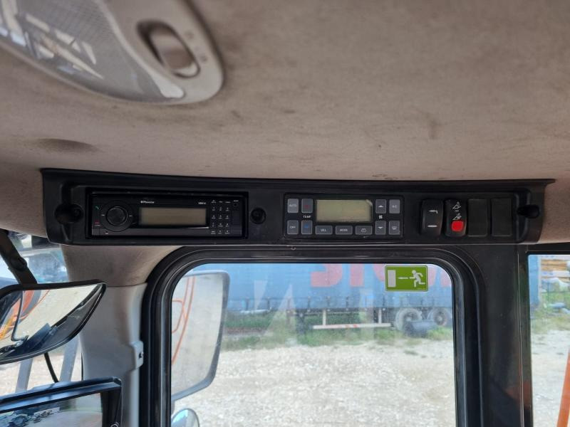 Колёсный погрузчик Doosan DL300: фото 8 Колёсный погрузчик Doosan DL300: фото 8