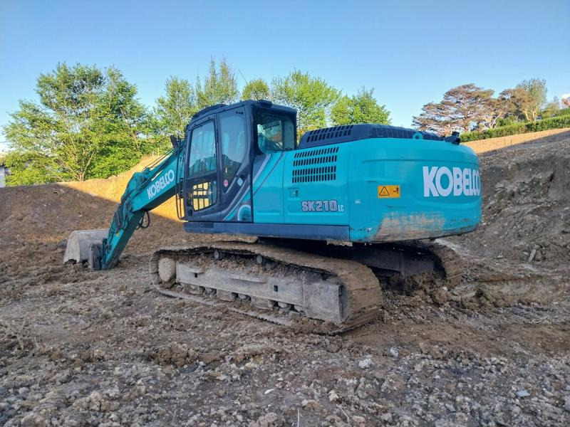 KOBELCO SK210 - Гусеничный экскаватор: фото 3 KOBELCO SK210 - Гусеничный экскаватор: фото 3