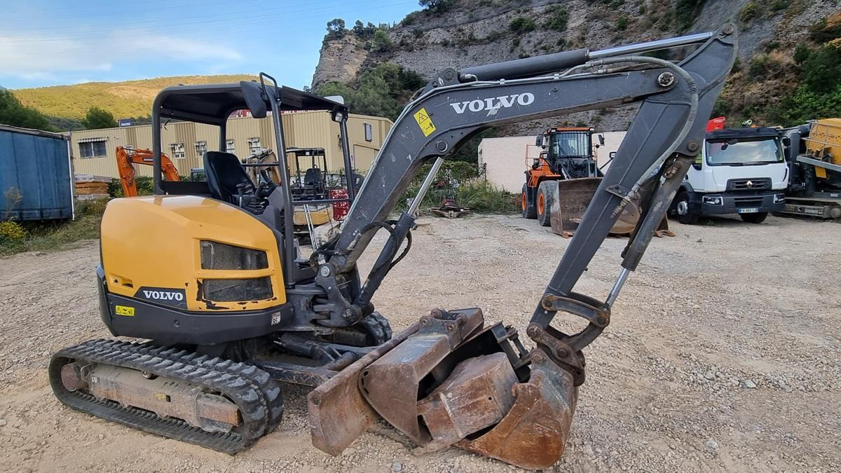 Volvo ECR35D - Мини-экскаватор: фото 3 Volvo ECR35D - Мини-экскаватор: фото 3