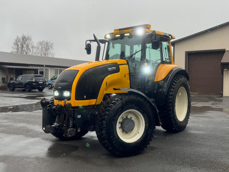 Valtra M150-4 - Трактор: фото 1 Valtra M150-4 - Трактор: фото 1