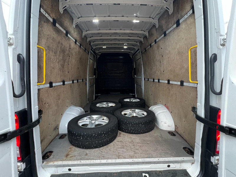 Volkswagen Crafter 4MOTION - Цельнометаллический фургон: фото 4 Volkswagen Crafter 4MOTION - Цельнометаллический фургон: фото 4