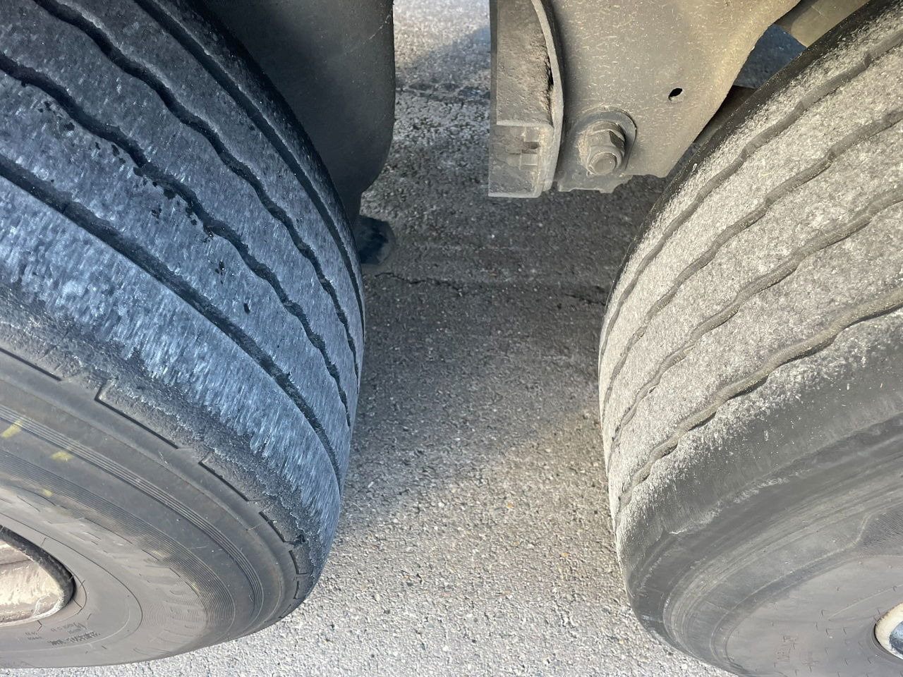 Тентованный полуприцеп Schmitz Cargobull SCB-S3T EN 12642-XL / Allu borden / disc brakes / 2 x toolbox / tuf 4-2026: фото 8 Тентованный полуприцеп Schmitz Cargobull SCB-S3T EN 12642-XL / Allu borden / disc brakes / 2 x toolbox / tuf 4-2026: фото 8