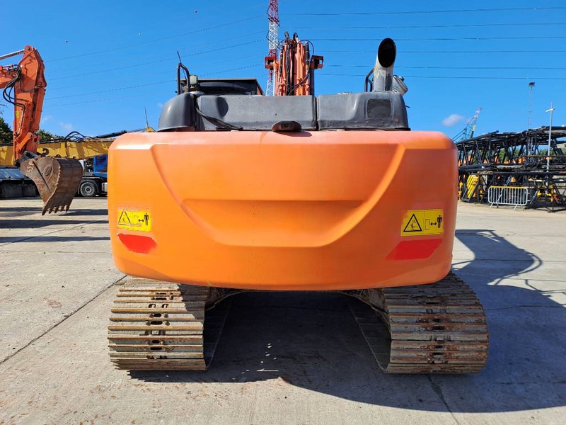 Hitachi ZX210LC-6 - Гусеничный экскаватор: фото 3 Hitachi ZX210LC-6 - Гусеничный экскаватор: фото 3