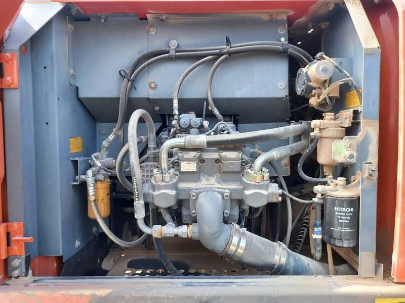 Гусеничный экскаватор Hitachi ZX220LC (Abu Dhabi): фото 20 Гусеничный экскаватор Hitachi ZX220LC (Abu Dhabi): фото 20