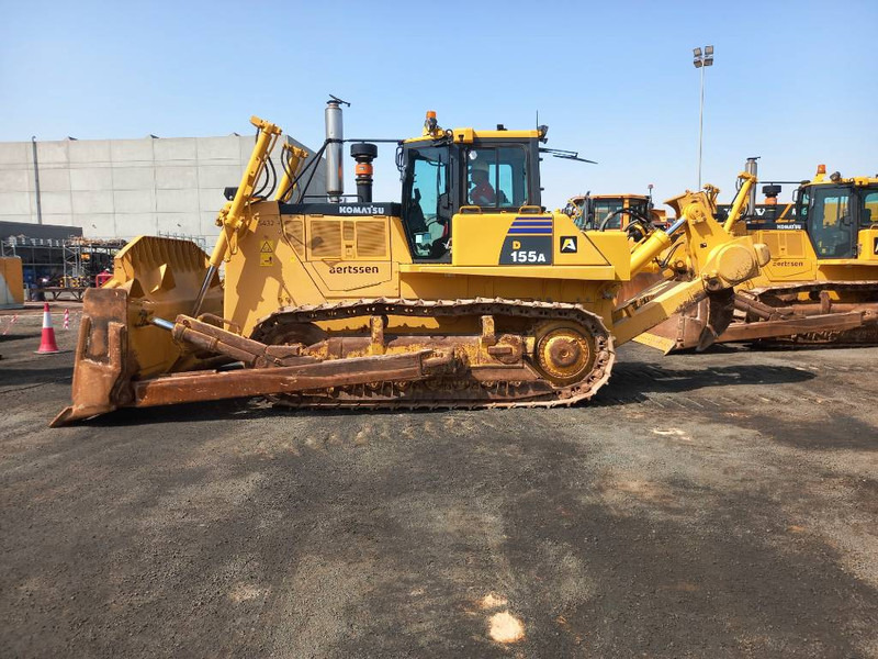 Komatsu D155A (4 pieces available - Abu Dhabi) - Бульдозер: фото 1 Komatsu D155A (4 pieces available - Abu Dhabi) - Бульдозер: фото 1