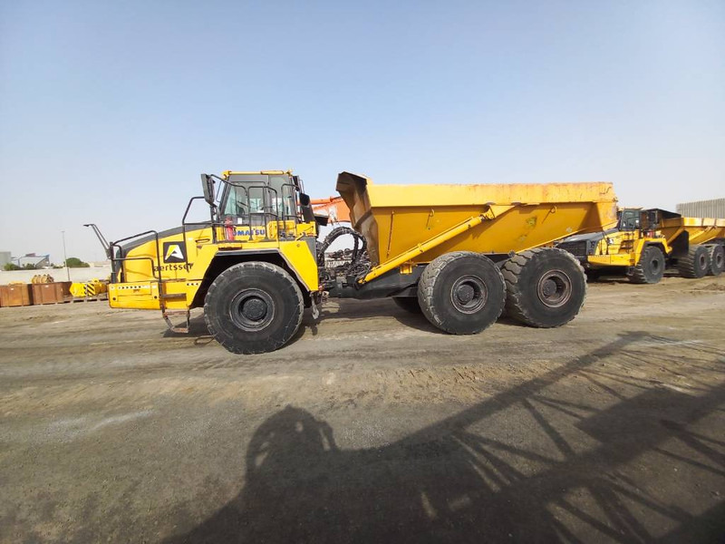 Komatsu HM400-3R (4 pcs available in Abu Dhabi) - Сочленённый самосвал: фото 1 Komatsu HM400-3R (4 pcs available in Abu Dhabi) - Сочленённый самосвал: фото 1