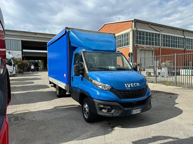 Iveco 35C16 - Тентованный фургон: фото 1 Iveco 35C16 - Тентованный фургон: фото 1