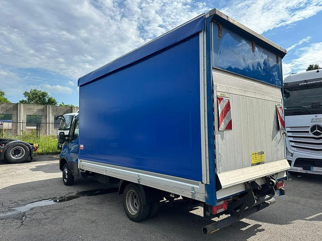 Iveco 35C16 - Тентованный фургон: фото 3 Iveco 35C16 - Тентованный фургон: фото 3