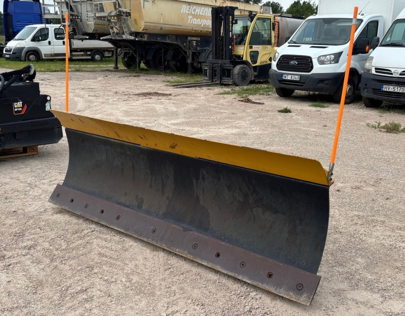 CATERPILLAR Angle blade 177-1990 - Отвал для Мини-погрузчиков с бортовым поворотом: фото 3 CATERPILLAR Angle blade 177-1990 - Отвал для Мини-погрузчиков с бортовым поворотом: фото 3
