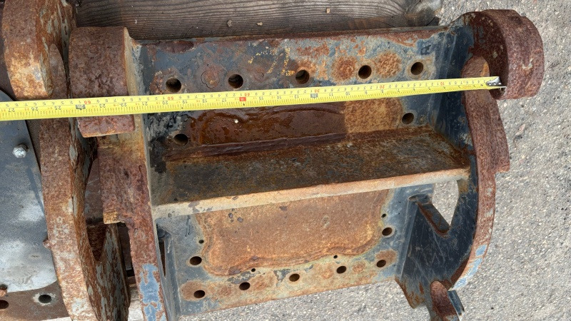 CATERPILLAR CW40 CW30 top bracket - Сцепное устройство для Экскаваторов: фото 3 CATERPILLAR CW40 CW30 top bracket - Сцепное устройство для Экскаваторов: фото 3