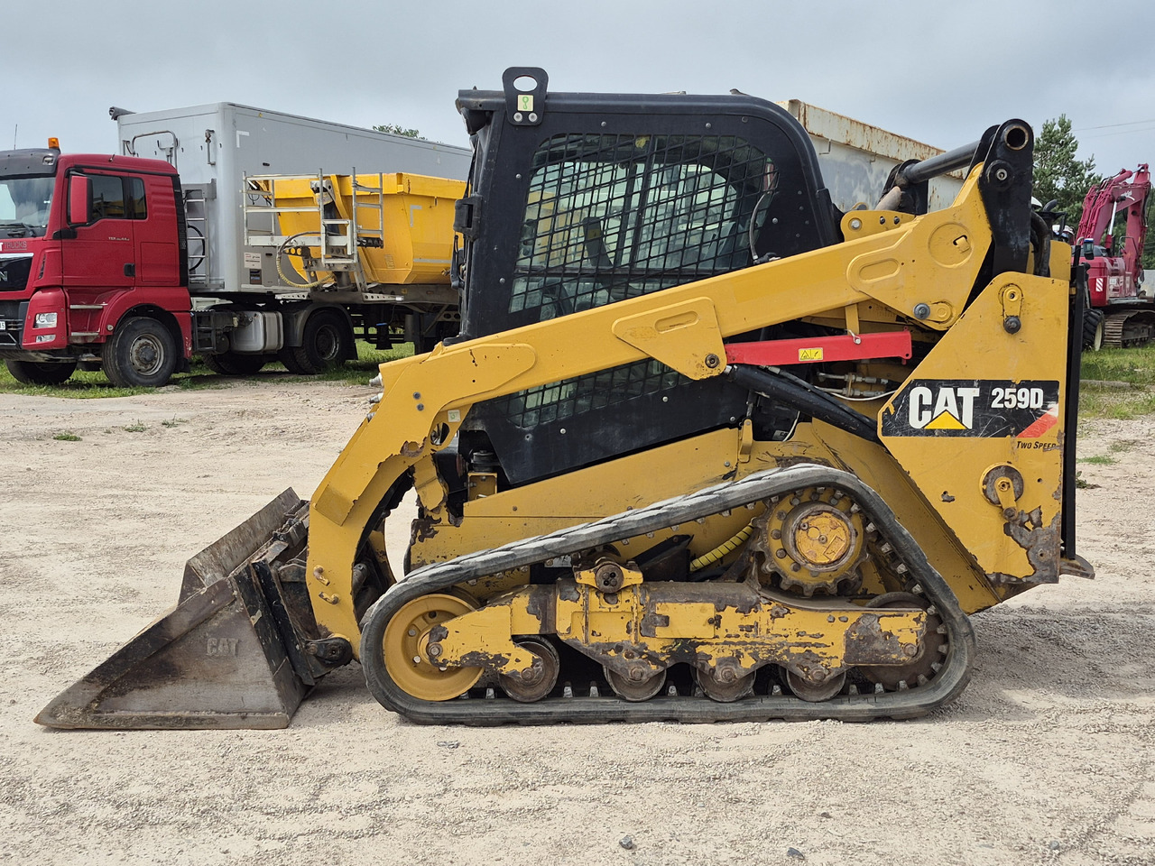 Мини-погрузчик с бортовым поворотом Caterpillar 259D: фото 7