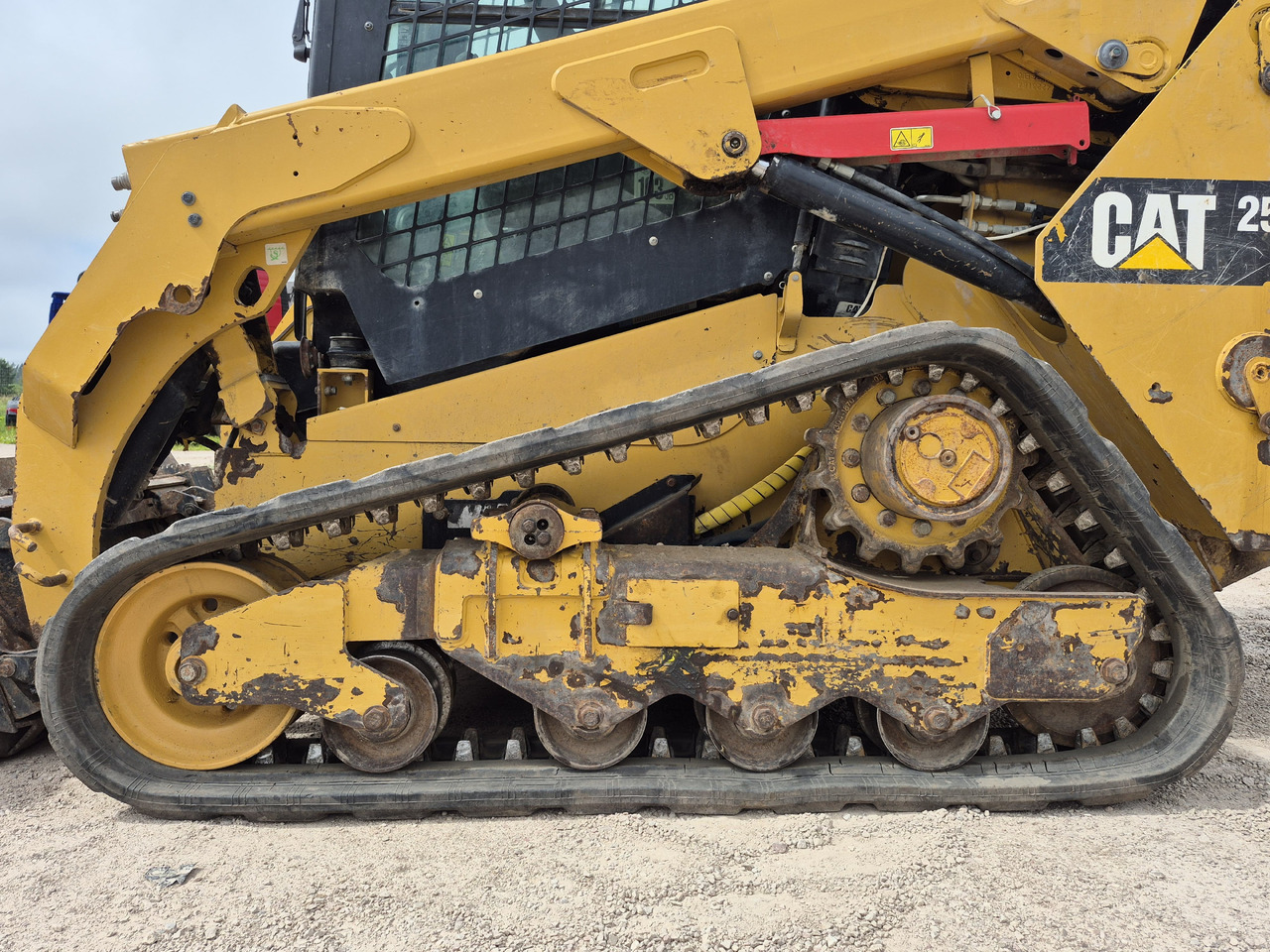 Мини-погрузчик с бортовым поворотом Caterpillar 259D: фото 9