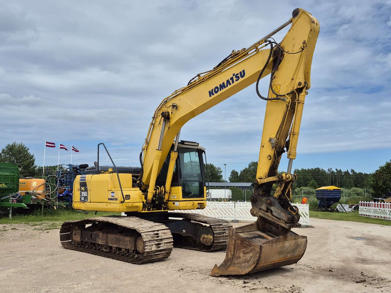 KOMATSU PC190LC-8 - Гусеничный экскаватор: фото 2 KOMATSU PC190LC-8 - Гусеничный экскаватор: фото 2