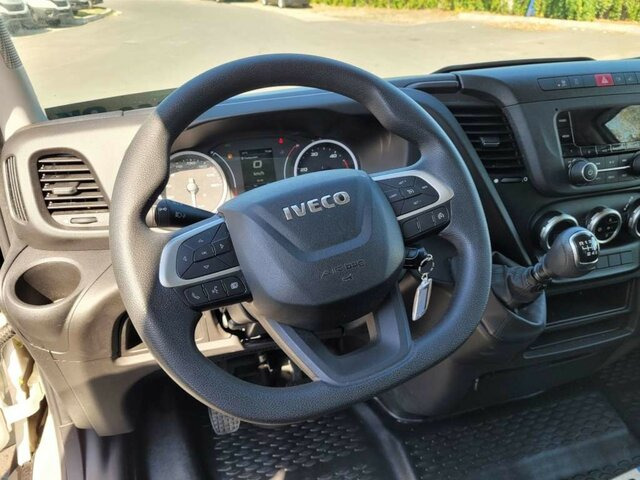 IVECO Daily 35C16H3.0 Kastenaufbau + Kran... - Цельнометаллический фургон: фото 2 IVECO Daily 35C16H3.0 Kastenaufbau + Kran... - Цельнометаллический фургон: фото 2