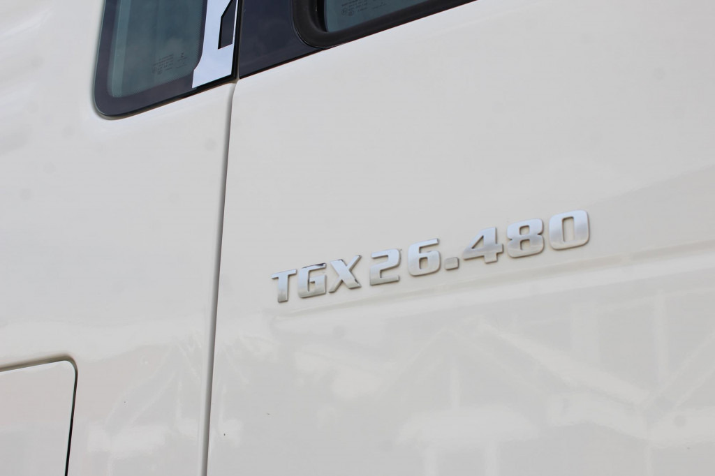 MAN TGX 26.480 Plane Stapleraufnahme Lenkachse AHK - Тентованный грузовик: фото 5 MAN TGX 26.480 Plane Stapleraufnahme Lenkachse AHK - Тентованный грузовик: фото 5