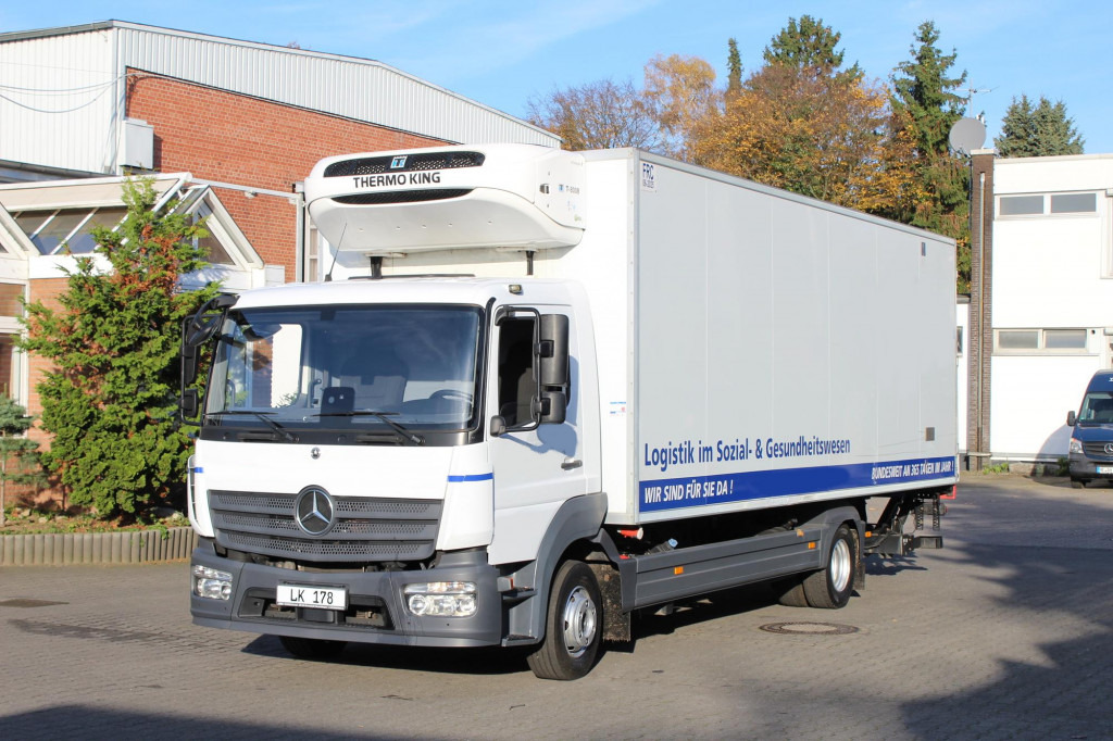Mercedes-Benz Atego 1221 E6 TK T-800 R Strom Türen+LBW - Рефрижератор: фото 1 Mercedes-Benz Atego 1221 E6 TK T-800 R Strom Türen+LBW - Рефрижератор: фото 1