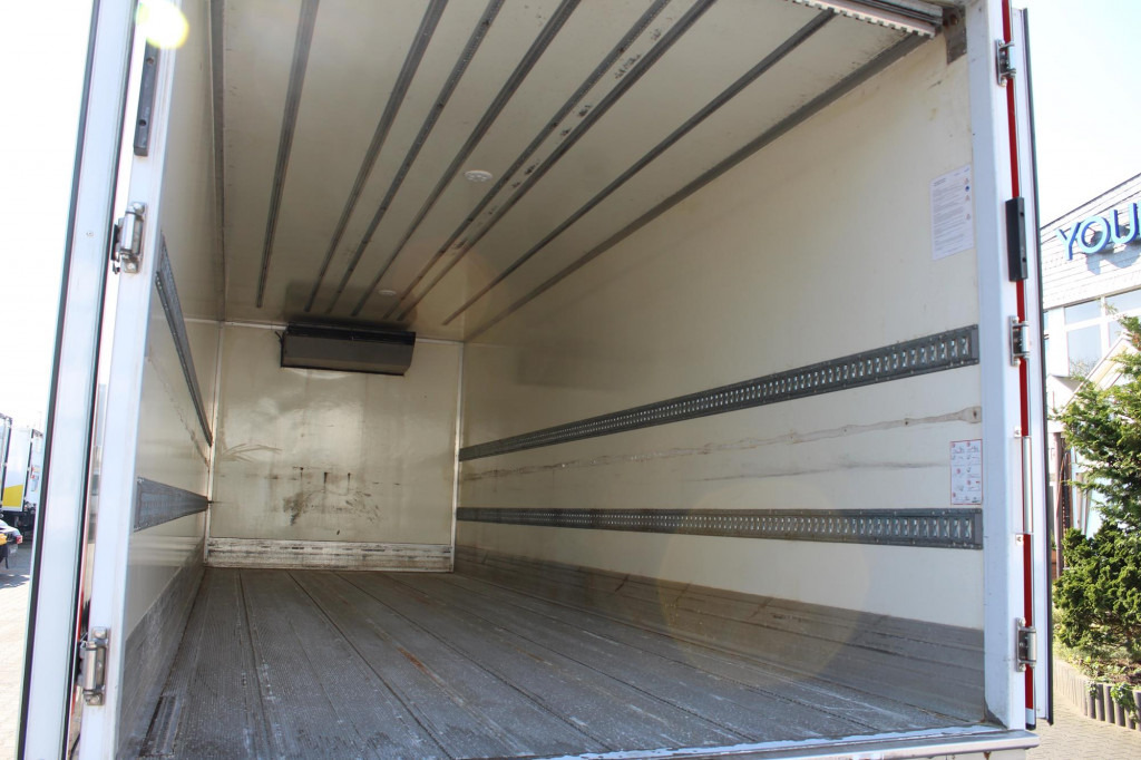 Mercedes-Benz Atego 1221 TK T-800R Tiefkühl Türen+LBW - Рефрижератор: фото 2 Mercedes-Benz Atego 1221 TK T-800R Tiefkühl Türen+LBW - Рефрижератор: фото 2