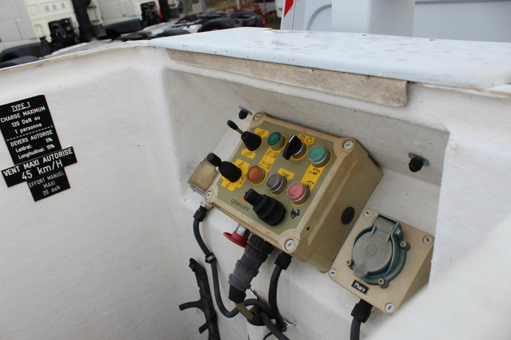 Renault Master Bühne EN100TF1 10m Klima 561h AHK - Грузовик с подъемником: фото 3 Renault Master Bühne EN100TF1 10m Klima 561h AHK - Грузовик с подъемником: фото 3