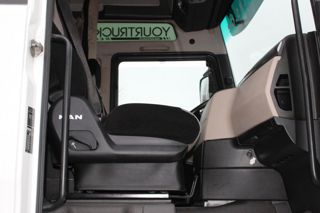 MAN TGX 18.460 E6 XXL Retarder Kühlbox Navi 2Tanks - Тягач: фото 4 MAN TGX 18.460 E6 XXL Retarder Kühlbox Navi 2Tanks - Тягач: фото 4