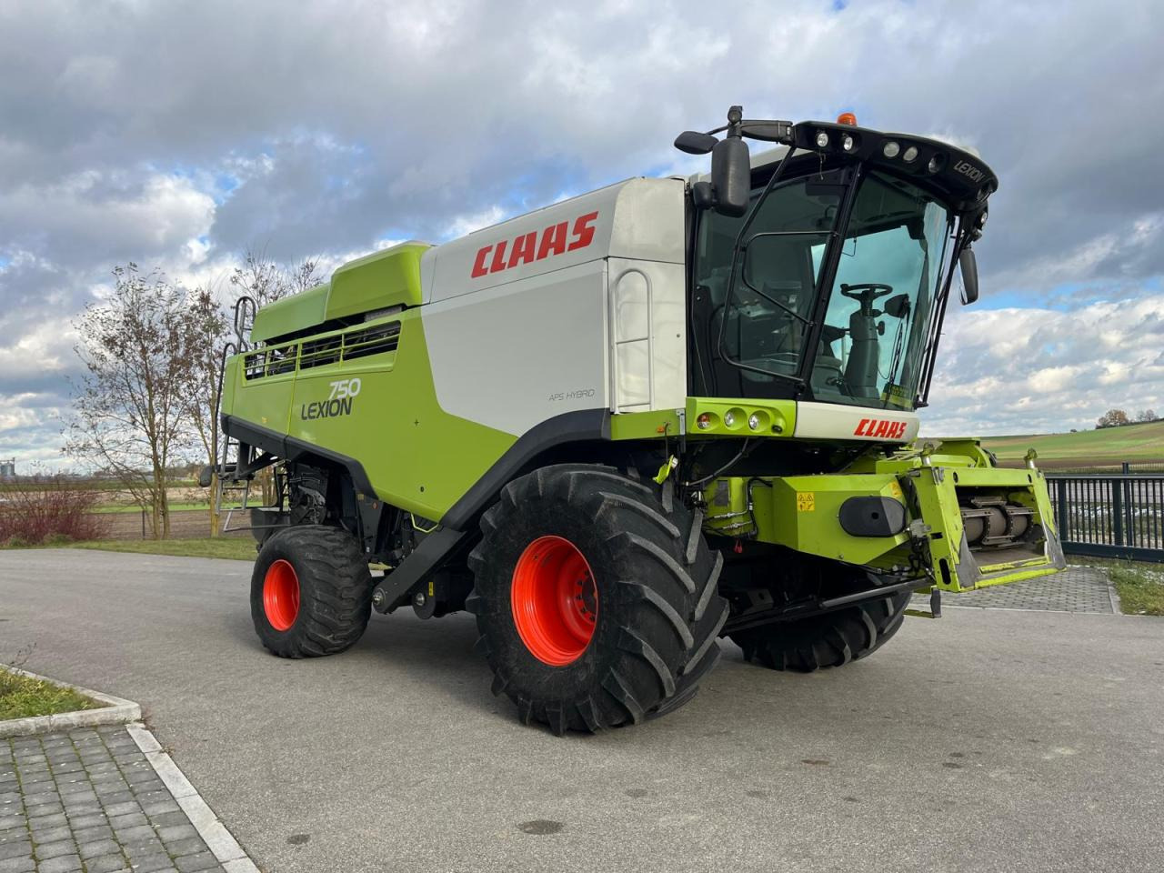 CLAAS Lexion 750 V-Kanal 3D, 30kmh, Mercedes Motor, Baujahr 2017 - Зерноуборочный комбайн: фото 5 CLAAS Lexion 750 V-Kanal 3D, 30kmh, Mercedes Motor, Baujahr 2017 - Зерноуборочный комбайн: фото 5