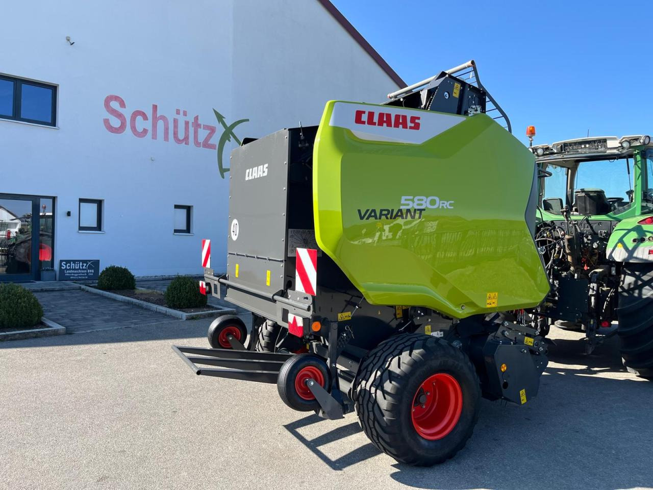 CLAAS Variant 580 RC PRO, neuwertige Rundballenpresse, Baujahr 2023, erst 39 Betriebsstunden !!! - Пресс-подборщик рулонный: фото 5 CLAAS Variant 580 RC PRO, neuwertige Rundballenpresse, Baujahr 2023, erst 39 Betriebsstunden !!! - Пресс-подборщик рулонный: фото 5