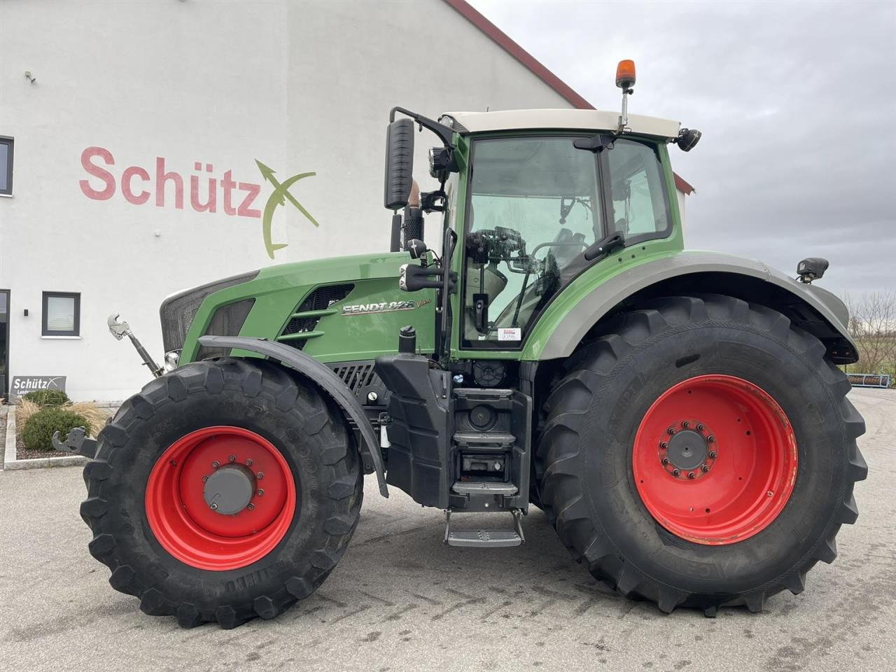 Fendt 828 SCR Vario Profi Plus, RTK, FZW, Bereifung neu, - Трактор: фото 1 Fendt 828 SCR Vario Profi Plus, RTK, FZW, Bereifung neu, - Трактор: фото 1