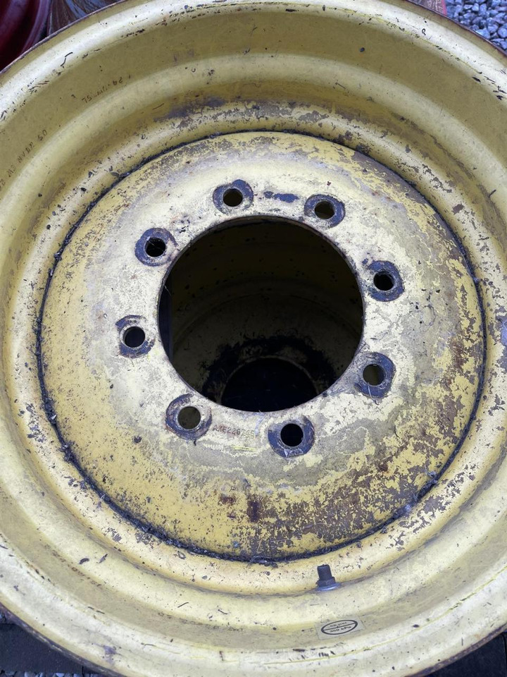 John Deere 15X24 / 8 Loch Felge - Колесный диск: фото 3 John Deere 15X24 / 8 Loch Felge - Колесный диск: фото 3