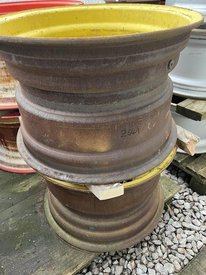 John Deere 15X24 / 8 Loch Felge - Колесный диск: фото 1 John Deere 15X24 / 8 Loch Felge - Колесный диск: фото 1