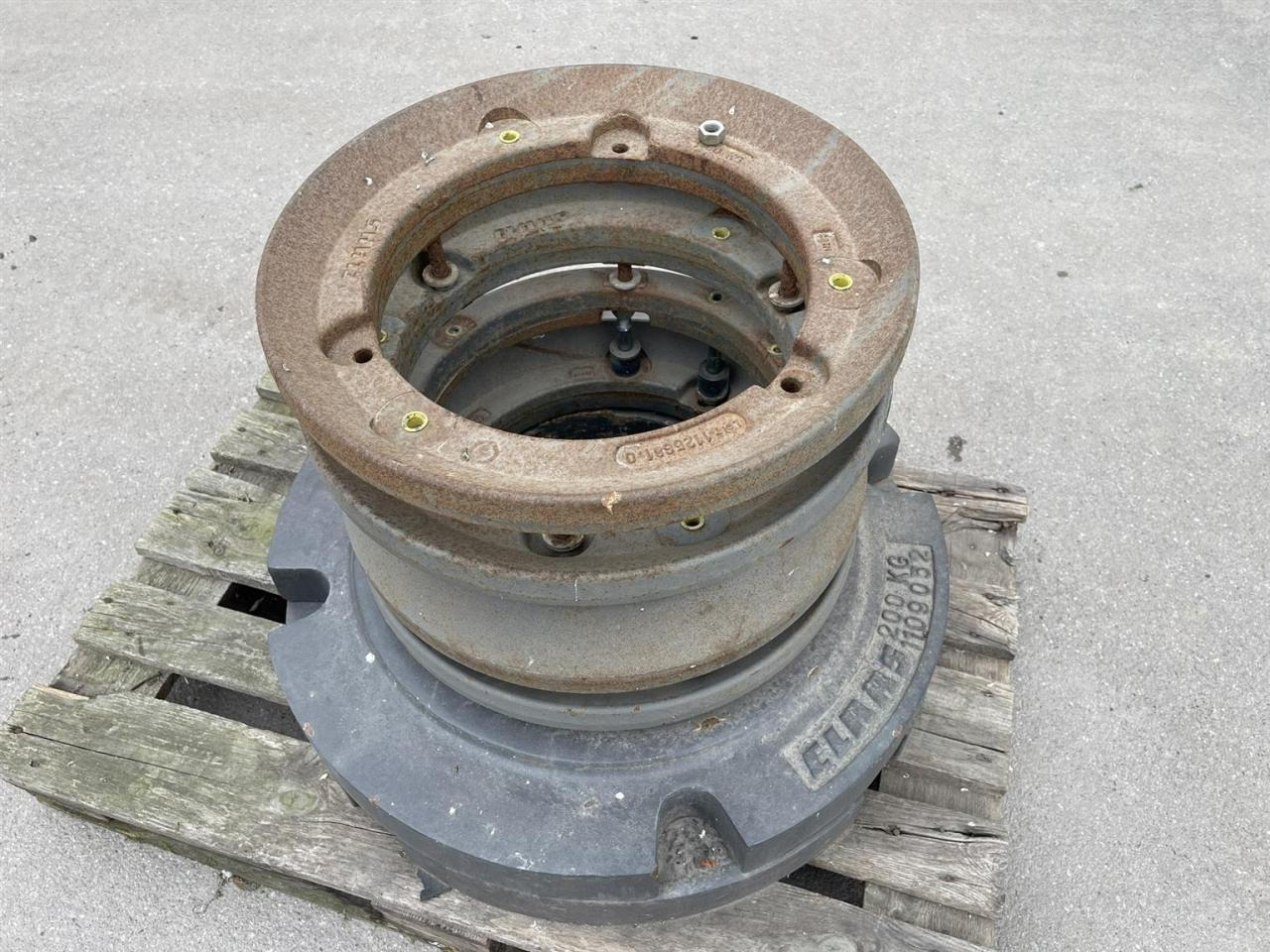 CLAAS Radgewichte 1109052, Claasnummer: 1125681.0 - Навесное оборудование: фото 2 CLAAS Radgewichte 1109052, Claasnummer: 1125681.0 - Навесное оборудование: фото 2