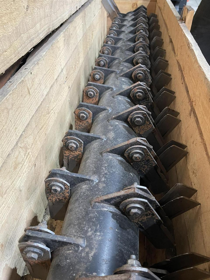 CLAAS Häckslerwelle 00 0741 361 1 gebraucht - Запчасти для Зерноуборочных комбайнов: фото 1 CLAAS Häckslerwelle 00 0741 361 1 gebraucht - Запчасти для Зерноуборочных комбайнов: фото 1