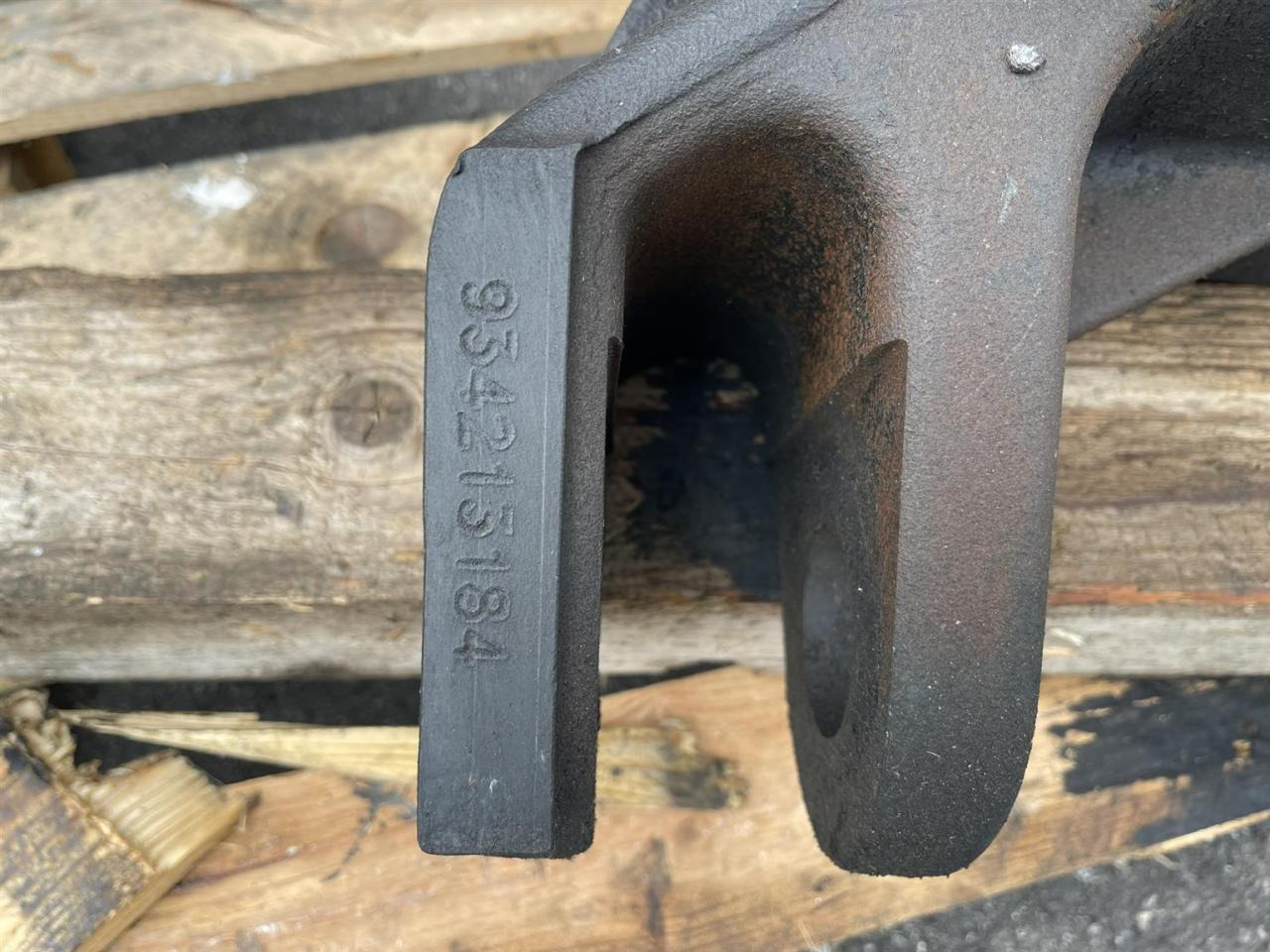 Fendt 936 Vorderachsmittelteil Gehäuse Brand - Запчасти: фото 4 Fendt 936 Vorderachsmittelteil Gehäuse Brand - Запчасти: фото 4