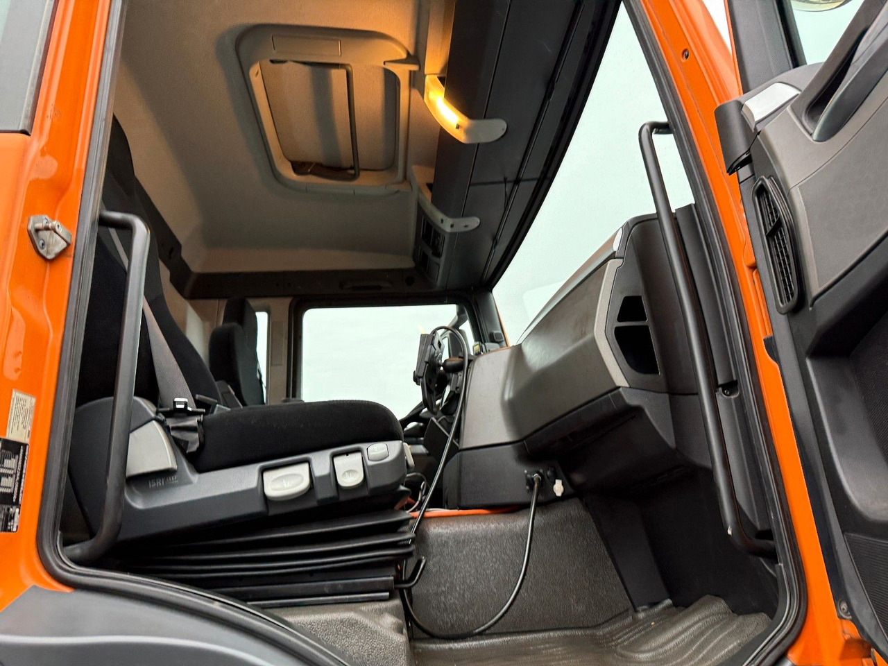 Крюковой мультилифт MAN TGS 33.400 6x6 Blattfederung Original 120500 km: фото 18 Крюковой мультилифт MAN TGS 33.400 6x6 Blattfederung Original 120500 km: фото 18