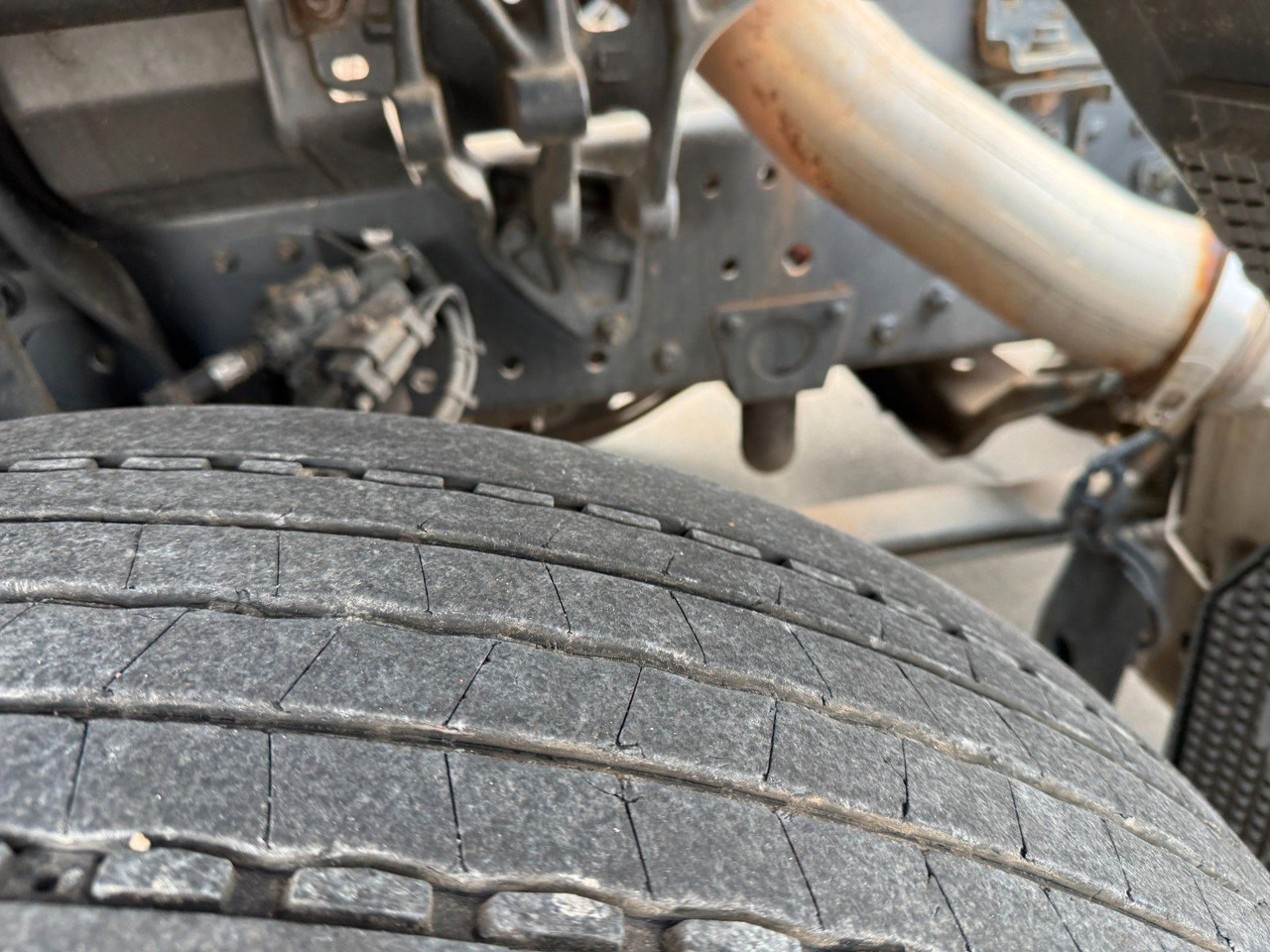 Mercedes-Benz Actros 1832 MP 3 Kipperfahrgestell + Klima - Грузовик-шасси: фото 3 Mercedes-Benz Actros 1832 MP 3 Kipperfahrgestell + Klima - Грузовик-шасси: фото 3