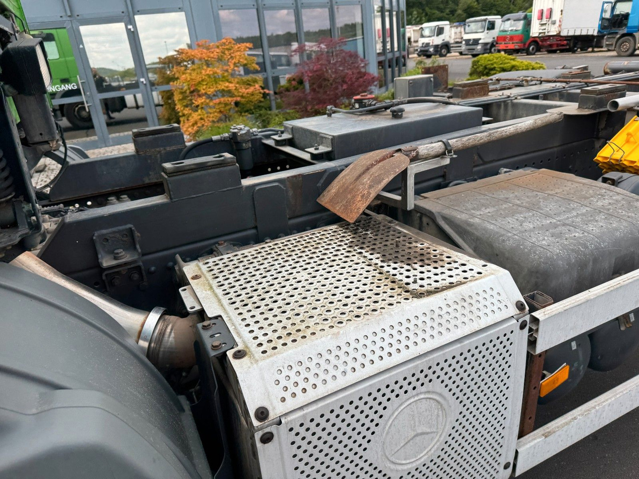 Mercedes-Benz Actros 1832 MP 3 Kipperfahrgestell + Klima - Грузовик-шасси: фото 4 Mercedes-Benz Actros 1832 MP 3 Kipperfahrgestell + Klima - Грузовик-шасси: фото 4