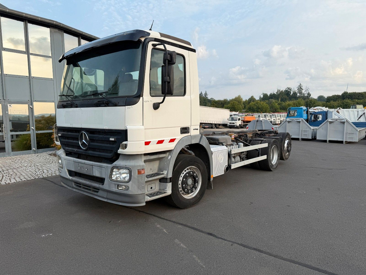 Mercedes-Benz Actros MP 2 2532 6x2 - Грузовик-шасси: фото 3 Mercedes-Benz Actros MP 2 2532 6x2 - Грузовик-шасси: фото 3
