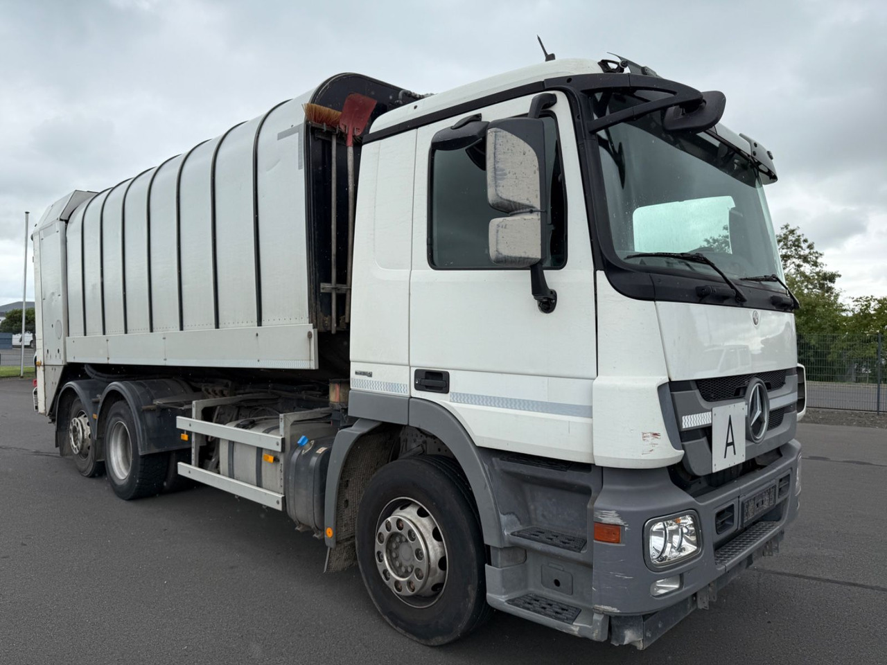 Mercedes-Benz Actros MP3 2532 6x2 Faun Rotorpress 521 - Мусоровоз: фото 4 Mercedes-Benz Actros MP3 2532 6x2 Faun Rotorpress 521 - Мусоровоз: фото 4