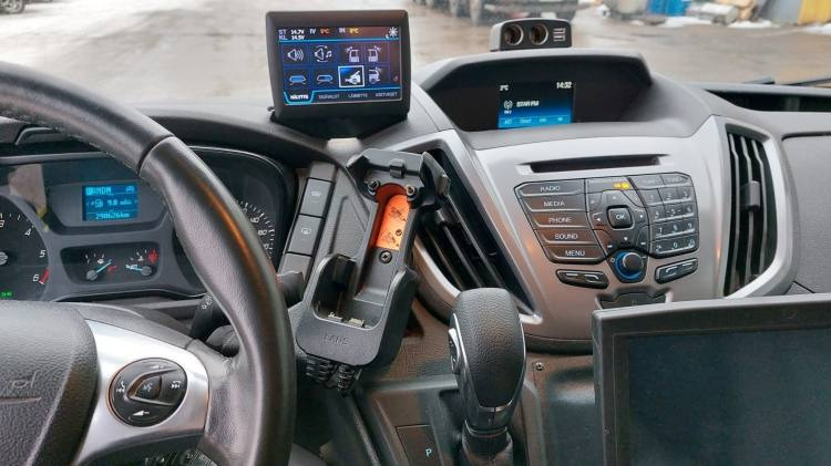 FORD TRANSIT 2,0TDI AMBULANCE KLIMA 12.2018 EURO 6, 3 UNITS - Машина скорой помощи: фото 4 FORD TRANSIT 2,0TDI AMBULANCE KLIMA 12.2018 EURO 6, 3 UNITS - Машина скорой помощи: фото 4