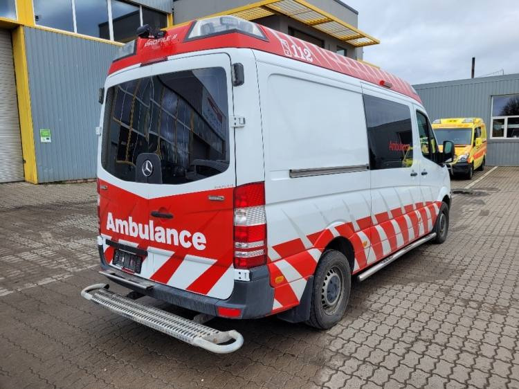 MERCEDES – BENZ SPRINTER 319 3.0D AMBULANCE (PROFILE) KLIMA, 6.2017, EURO 6 - Машина скорой помощи: фото 4 MERCEDES – BENZ SPRINTER 319 3.0D AMBULANCE (PROFILE) KLIMA, 6.2017, EURO 6 - Машина скорой помощи: фото 4