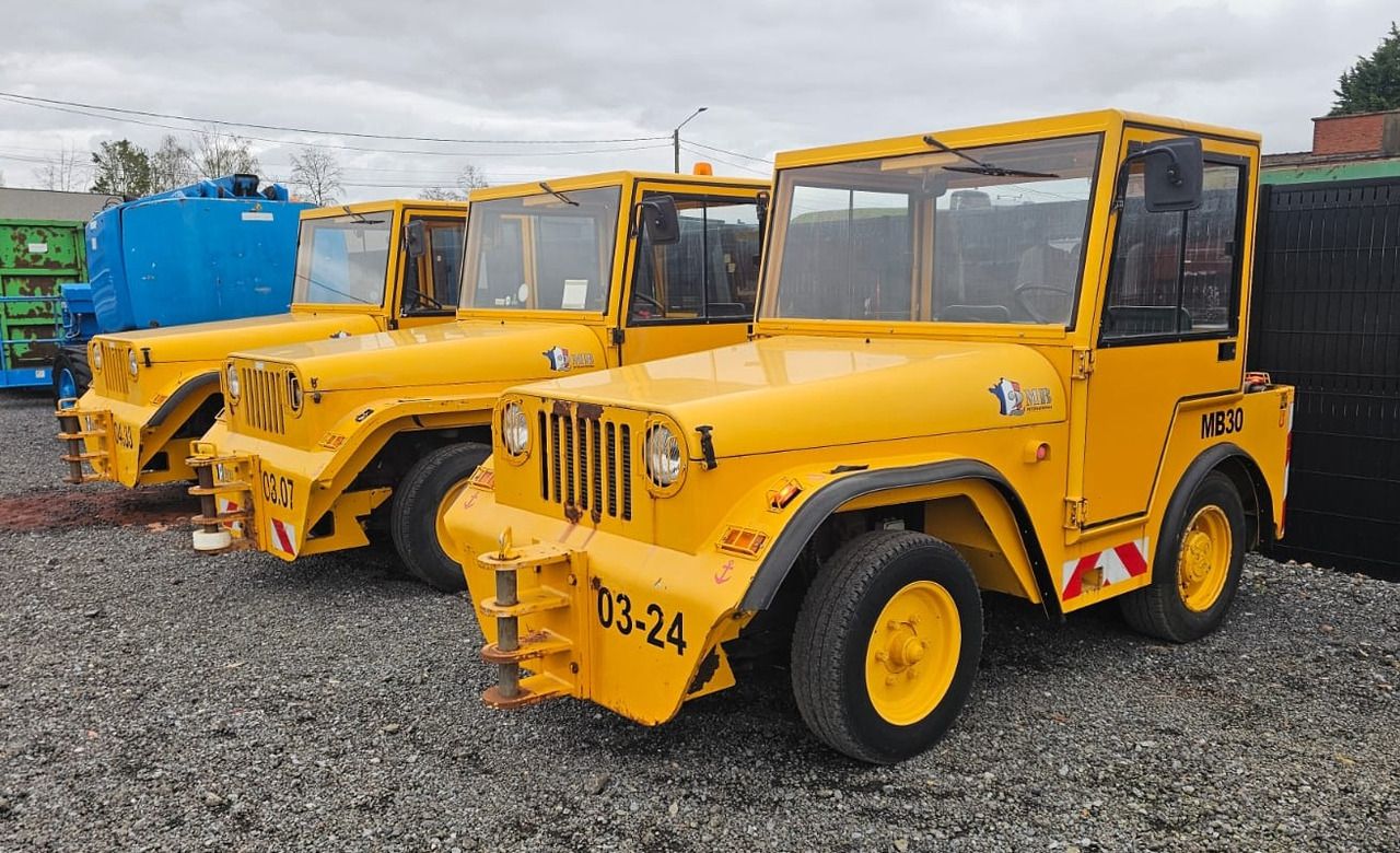 2MB MB30 - Аэродромный тягач: фото 1 2MB MB30 - Аэродромный тягач: фото 1