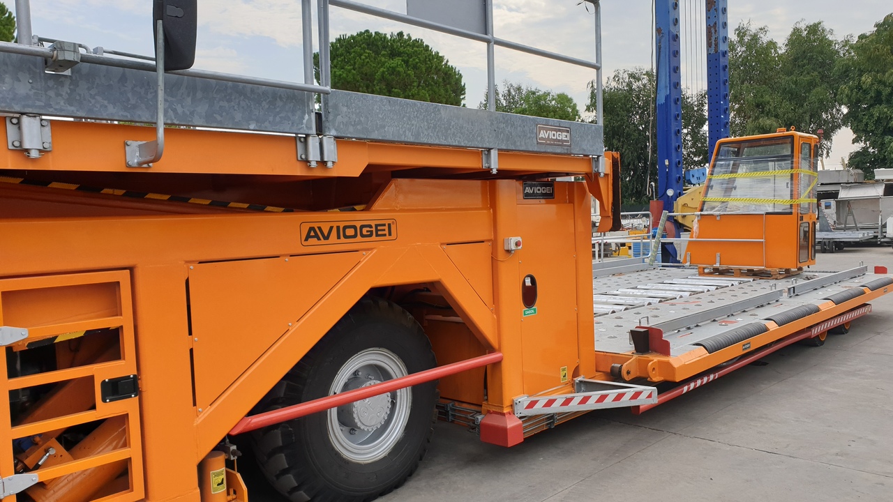 Main Deck Loader Aviogei 20 tons 2PU2000 - Перегружатель контейнеров и паллет: фото 3 Main Deck Loader Aviogei 20 tons 2PU2000 - Перегружатель контейнеров и паллет: фото 3