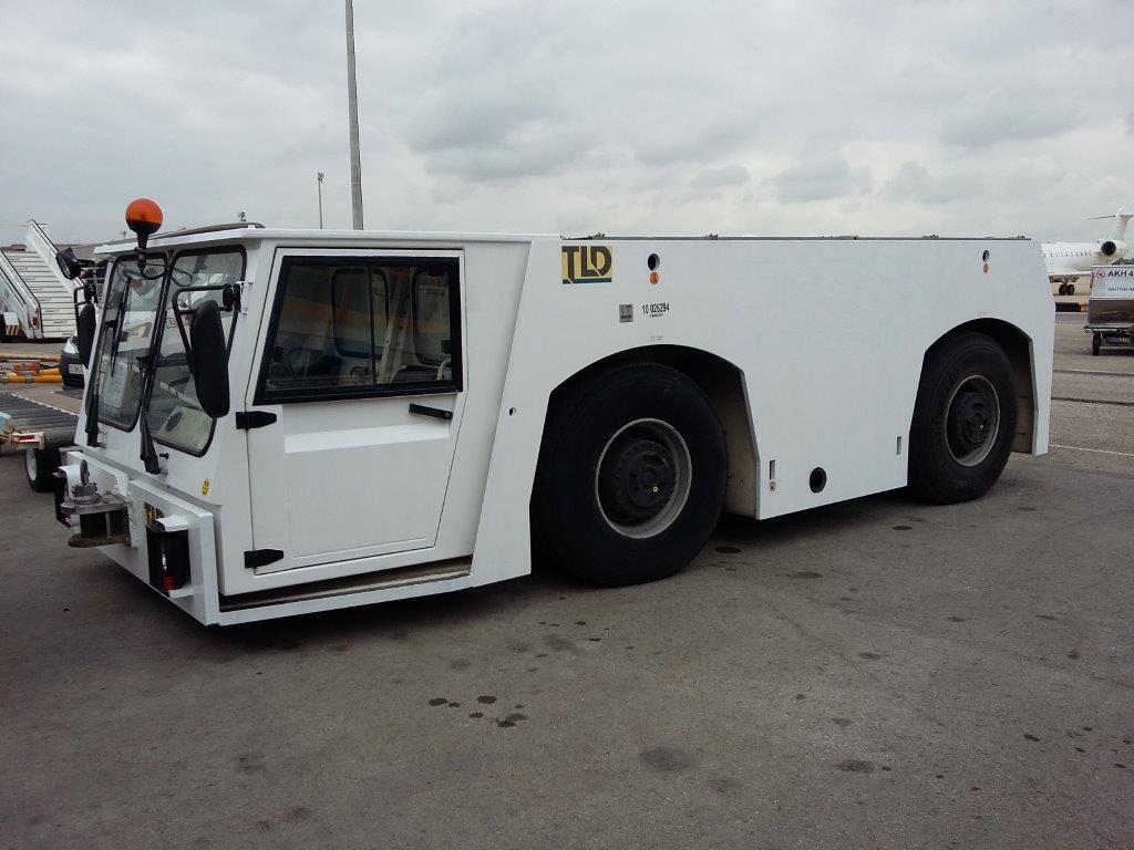 Pushback TLD TMX400-27 - Аэродромный тягач: фото 1 Pushback TLD TMX400-27 - Аэродромный тягач: фото 1