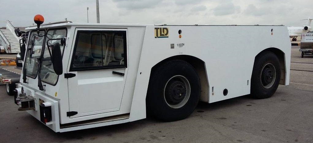Pushback Tractor TLD TMX400-26 - Аэродромный тягач: фото 2 Pushback Tractor TLD TMX400-26 - Аэродромный тягач: фото 2