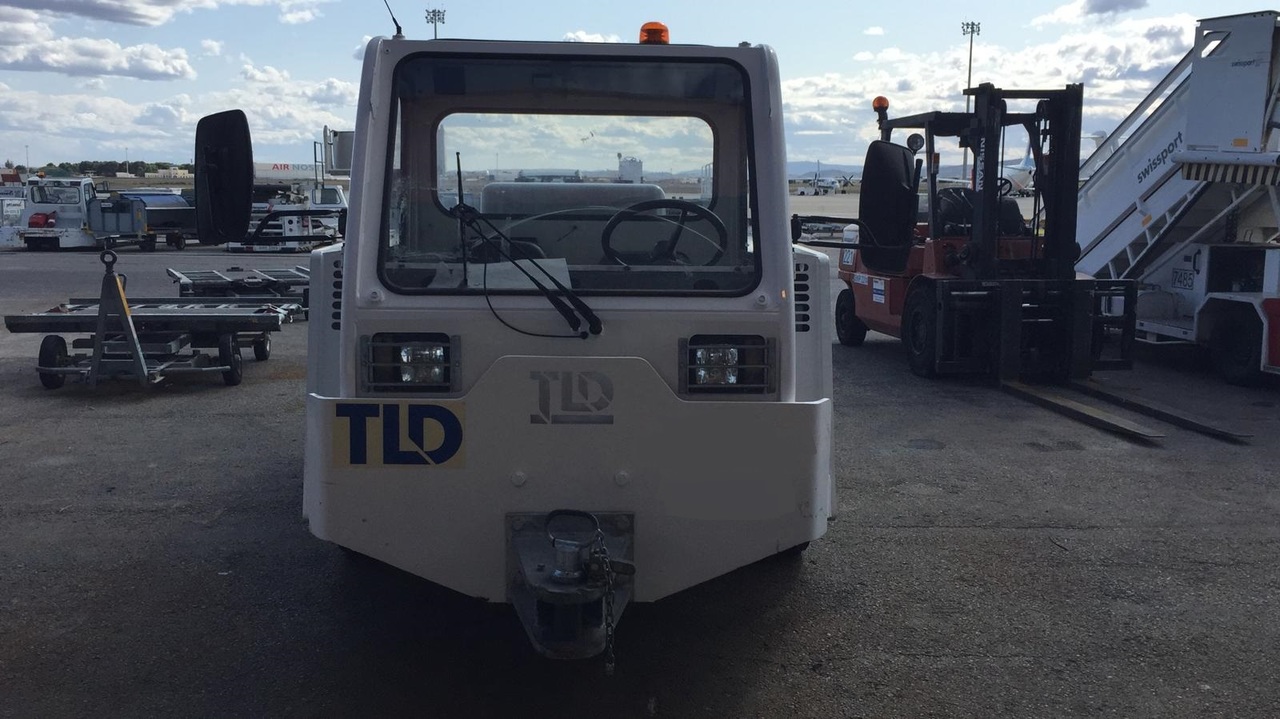 TLD TMX150-9 - Аэродромный тягач: фото 4 TLD TMX150-9 - Аэродромный тягач: фото 4