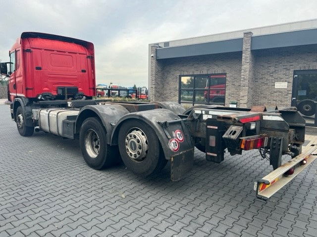 Scania R124-420 .420 6x2 - Грузовик-шасси: фото 4 Scania R124-420 .420 6x2 - Грузовик-шасси: фото 4