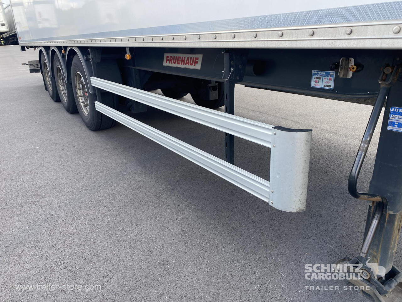 FRUEHAUF Dryfreight Standard - Полуприцеп-фургон: фото 4 FRUEHAUF Dryfreight Standard - Полуприцеп-фургон: фото 4