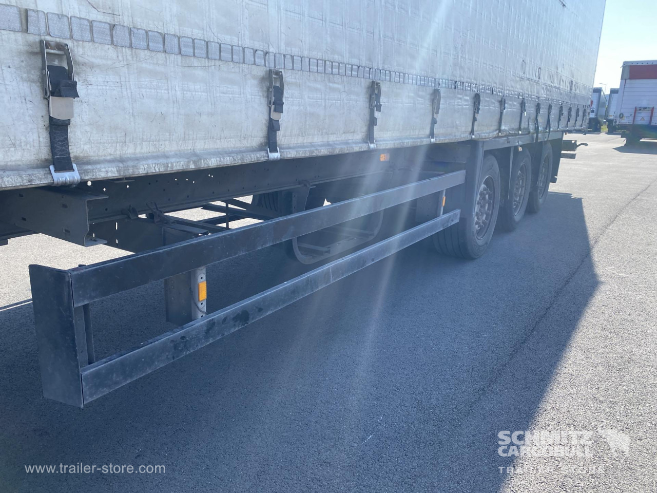 SCHMITZ Curtainsider Mega - Тентованный полуприцеп: фото 2 SCHMITZ Curtainsider Mega - Тентованный полуприцеп: фото 2