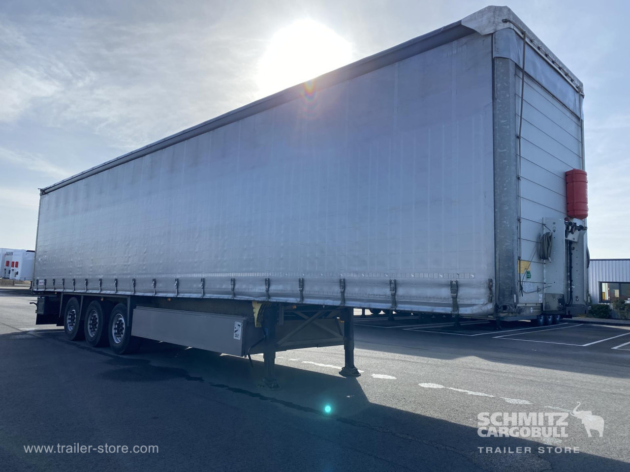 SCHMITZ Curtainsider Standard - Тентованный полуприцеп: фото 1 SCHMITZ Curtainsider Standard - Тентованный полуприцеп: фото 1