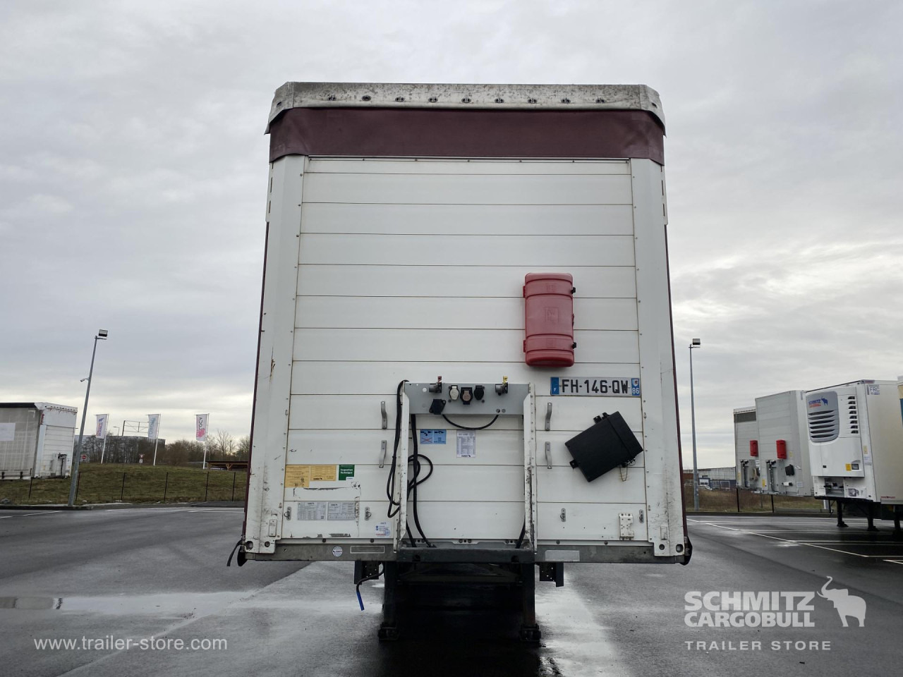 Тентованный полуприцеп SCHMITZ Curtainsider Standard Taillift: фото 8 Тентованный полуприцеп SCHMITZ Curtainsider Standard Taillift: фото 8